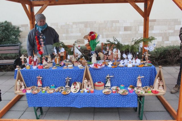 Idősek csomagosztás