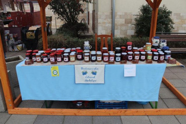 Idősek csomagosztás