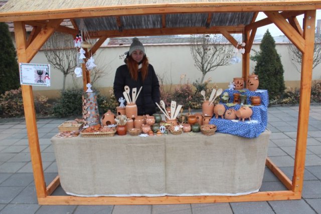 Idősek csomagosztás