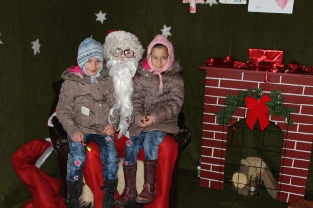 Mikulás csomagosztás