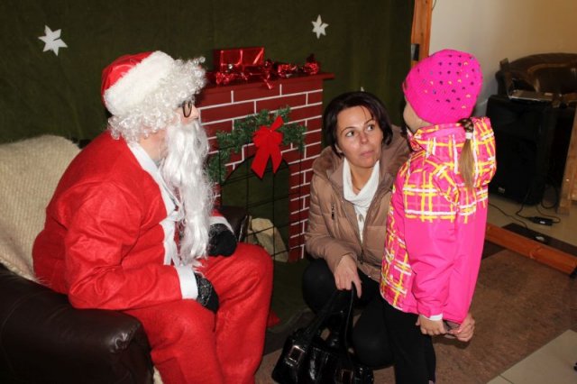 Mikulás csomagosztás