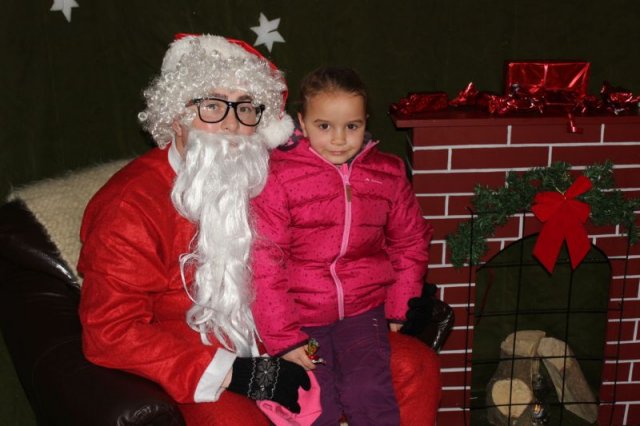 Mikulás csomagosztás