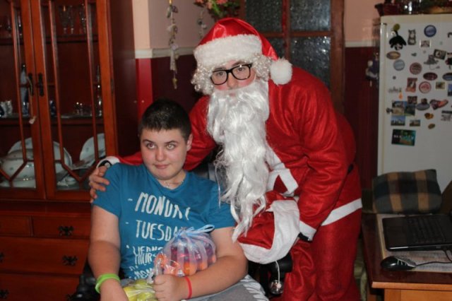 Mikulás csomagosztás